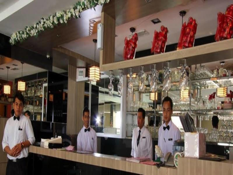 Crystal Inn Batu Pahat Exterior photo